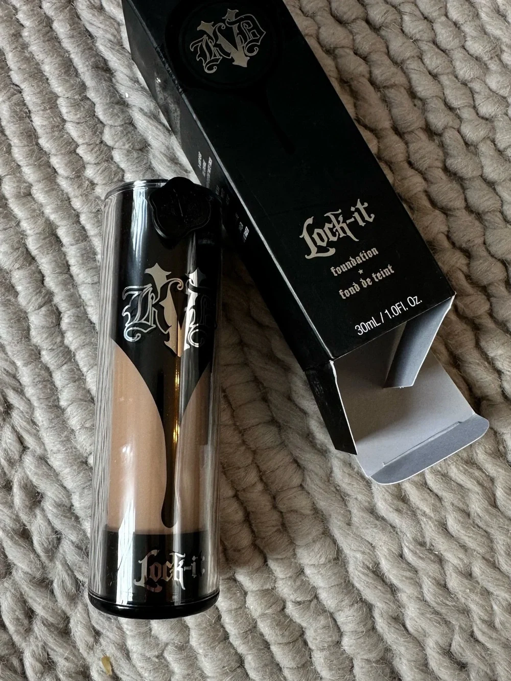 Kat Von D Lock-It Foundation - 54 medium neutral